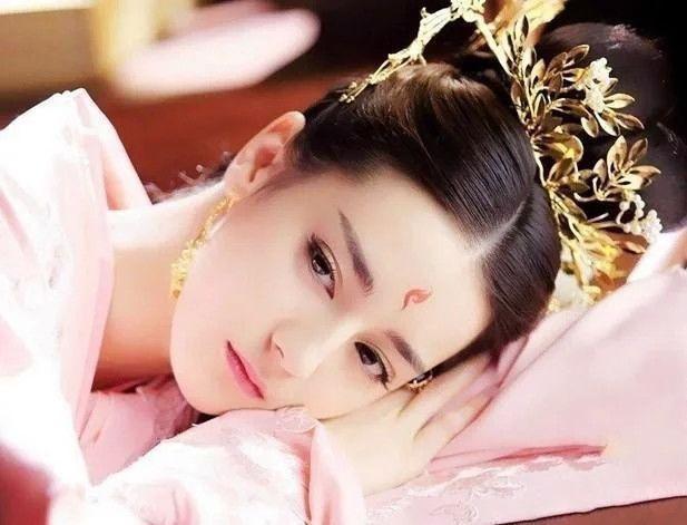 女顶流最新趋势，引领潮流成为领先引领者之道
