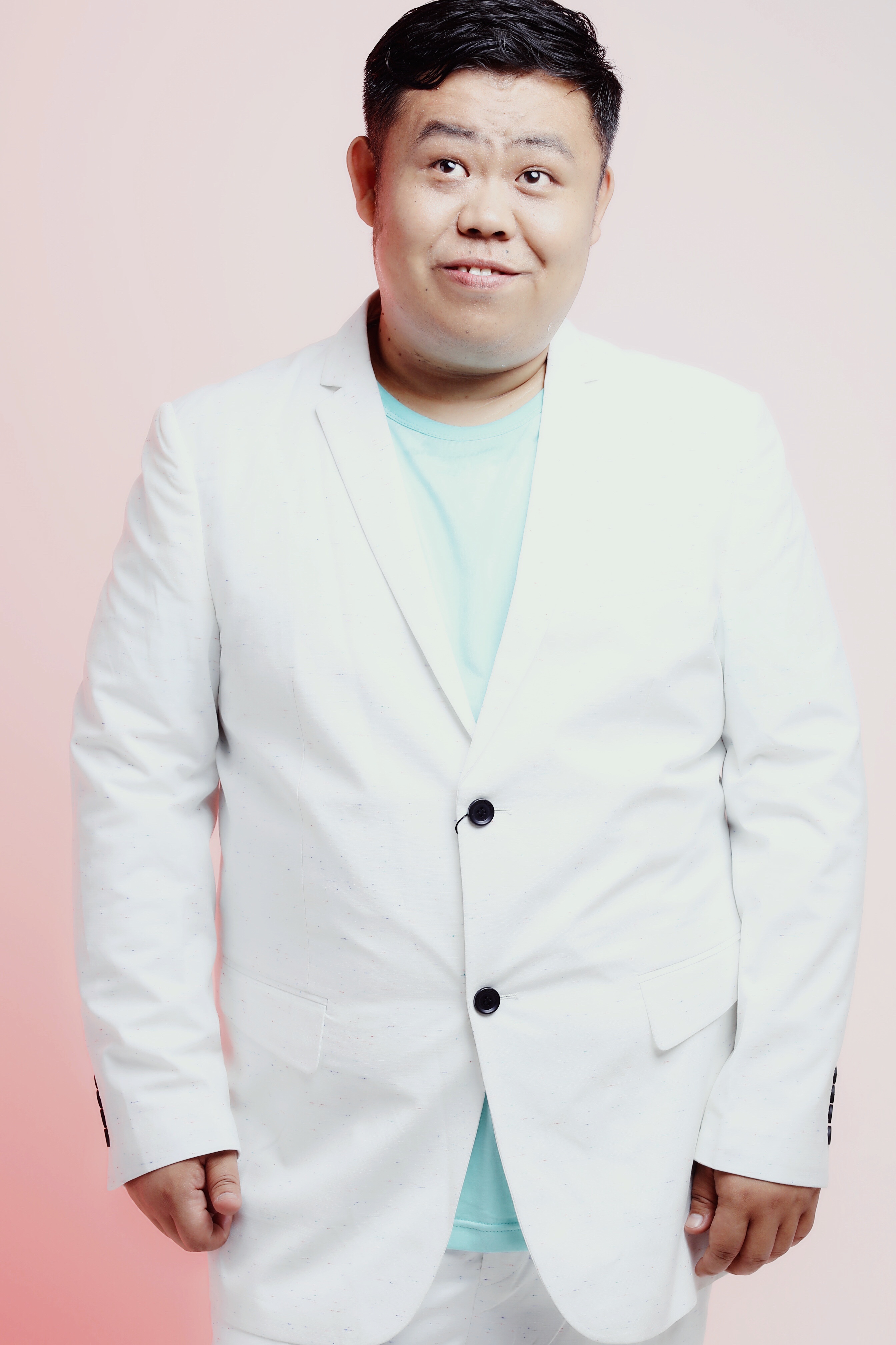 喜剧演员男的专属利器揭秘，全新高科技产品登场！